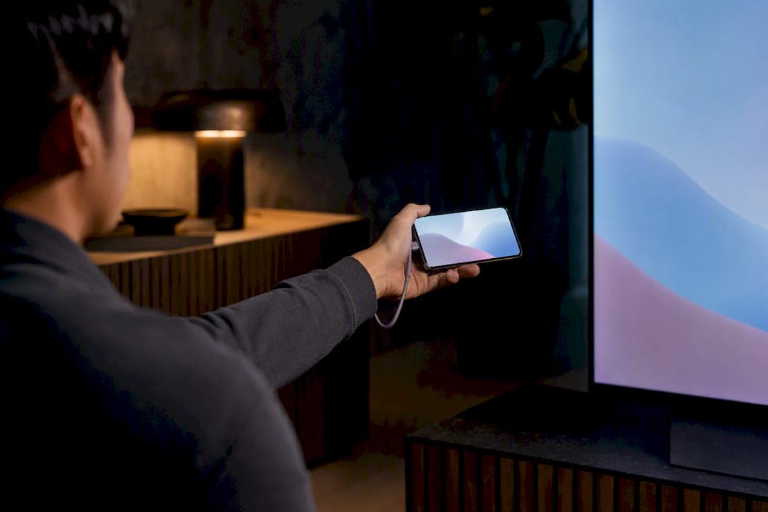 Match Your Devices to the Best TV Mirroring Method and Avoid VPN Headaches